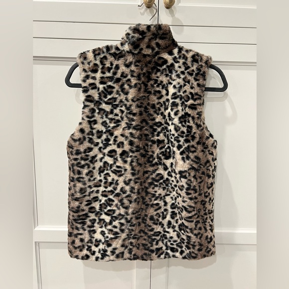 Kids Faux Fur Vest - size 14 - cheetah print - zipper - pockets - super soft - Picture 2 of 5